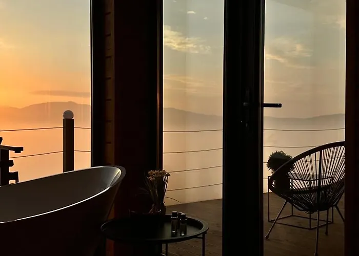 Дом отдыха Under Sky - з теплим басейном ,чаном-джакузі, панорамною ванною та Playstation 5 *